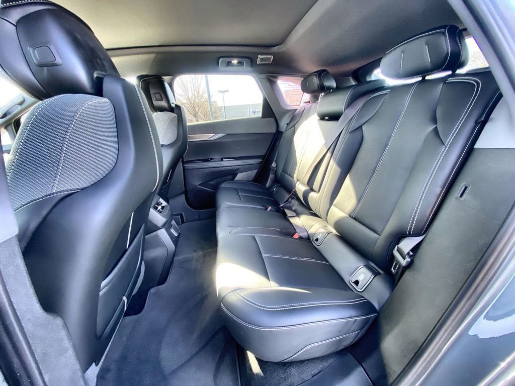 Used 2026 Cadillac Optiq Luxury 1 RWD image 24