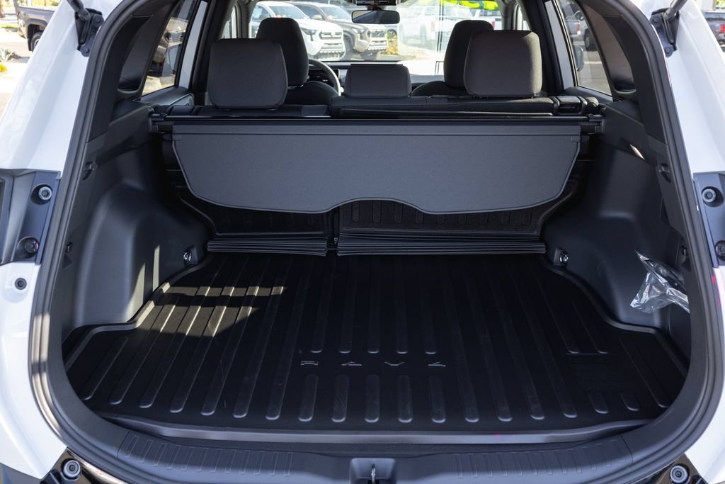 Used 2026 Toyota RAV4 SE AWD/4WD image 8