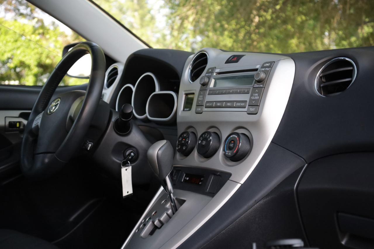 Used 2009 Toyota Matrix S FWD image 26