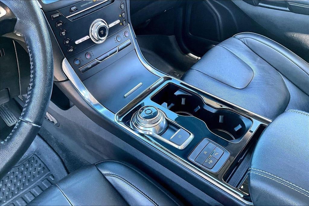 Used 2019 Ford Edge Titanium w/ Equipment Group 301A image 15