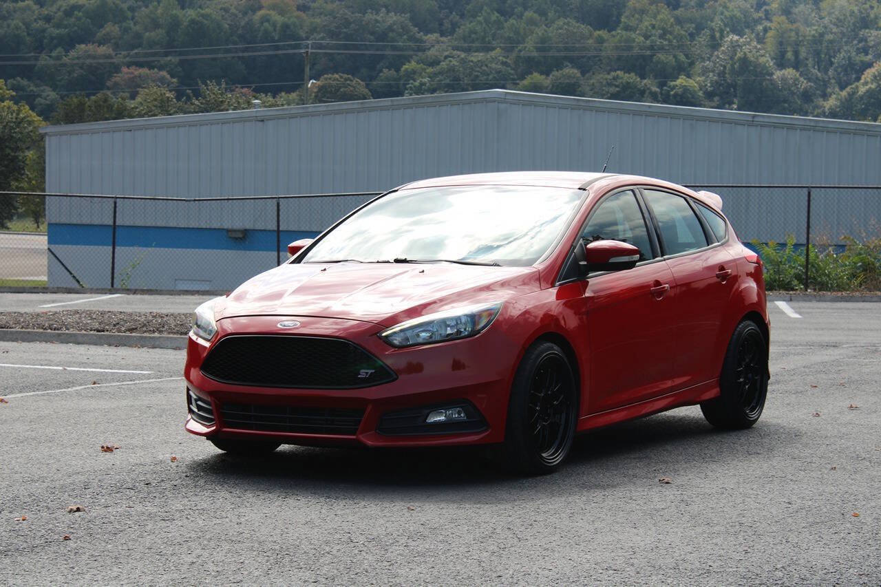 Used 2015 Ford Focus ST FWD image 2
