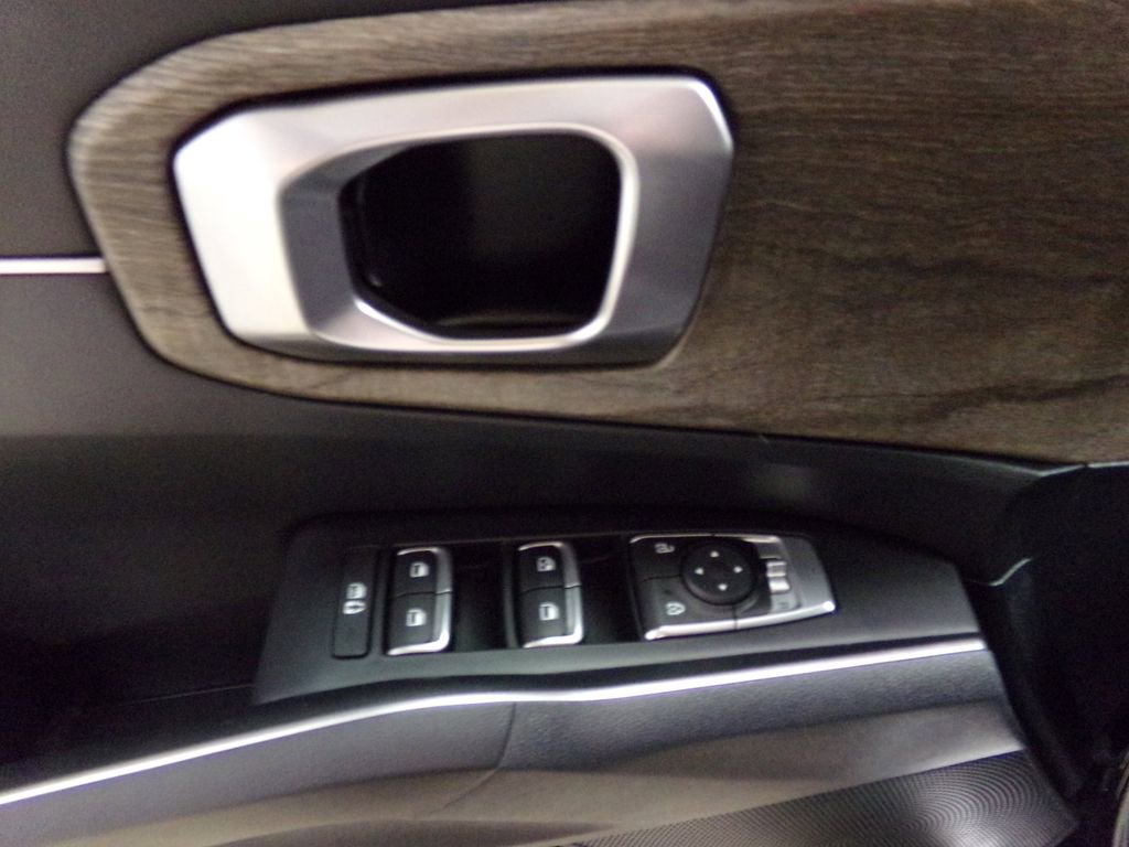 Used 2023 Kia Sorento S w/ Panoramic Sunroof Package image 17