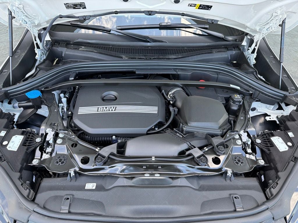 New 2026 BMW X2 xDrive28i w/ Technology Package AWD/4WD image 21