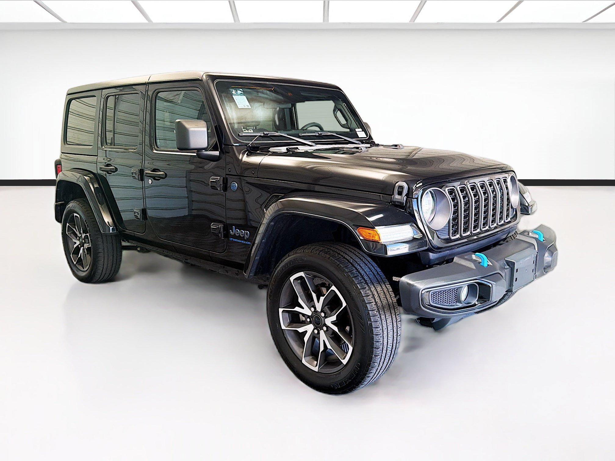 Used 2024 Jeep Wrangler Unlimited AWD/4WD image 3