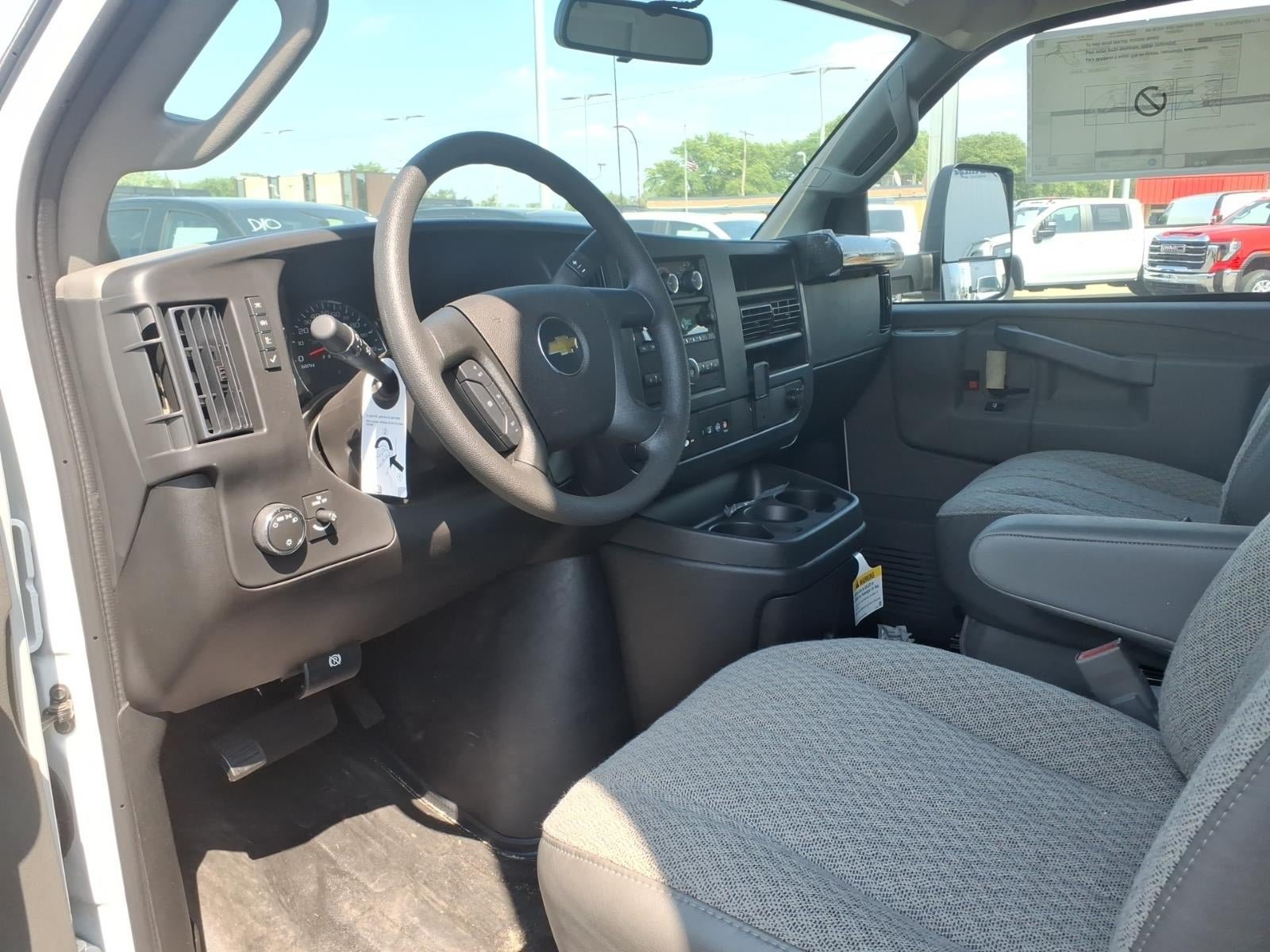 New 2026 Chevrolet Express 4500 w/ Power Convenience Package RWD image 7