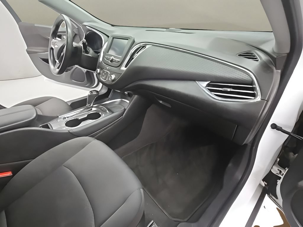 Used 2018 Chevrolet Malibu LT FWD image 24