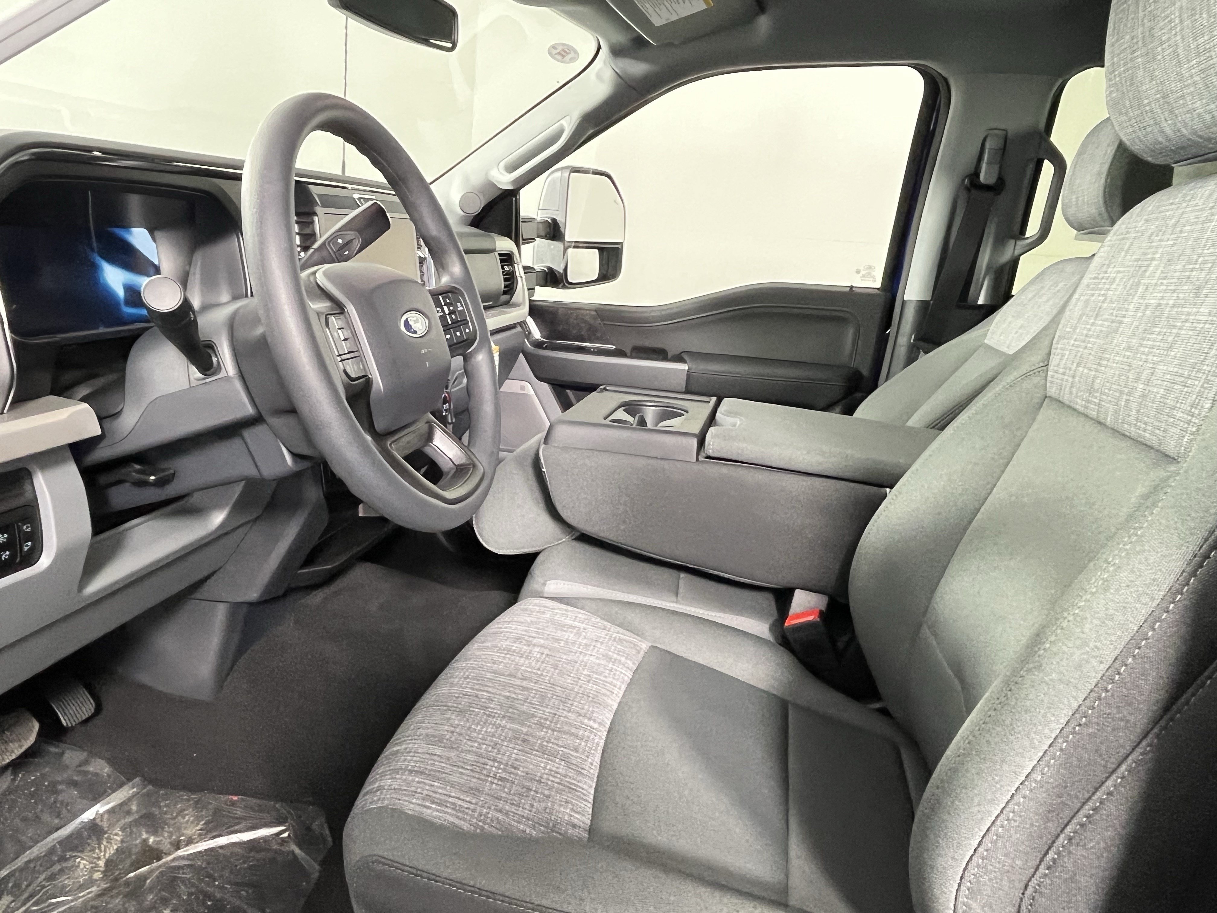 New 2026 Ford F250 XLT w/ XLT Premium Package AWD/4WD image 8