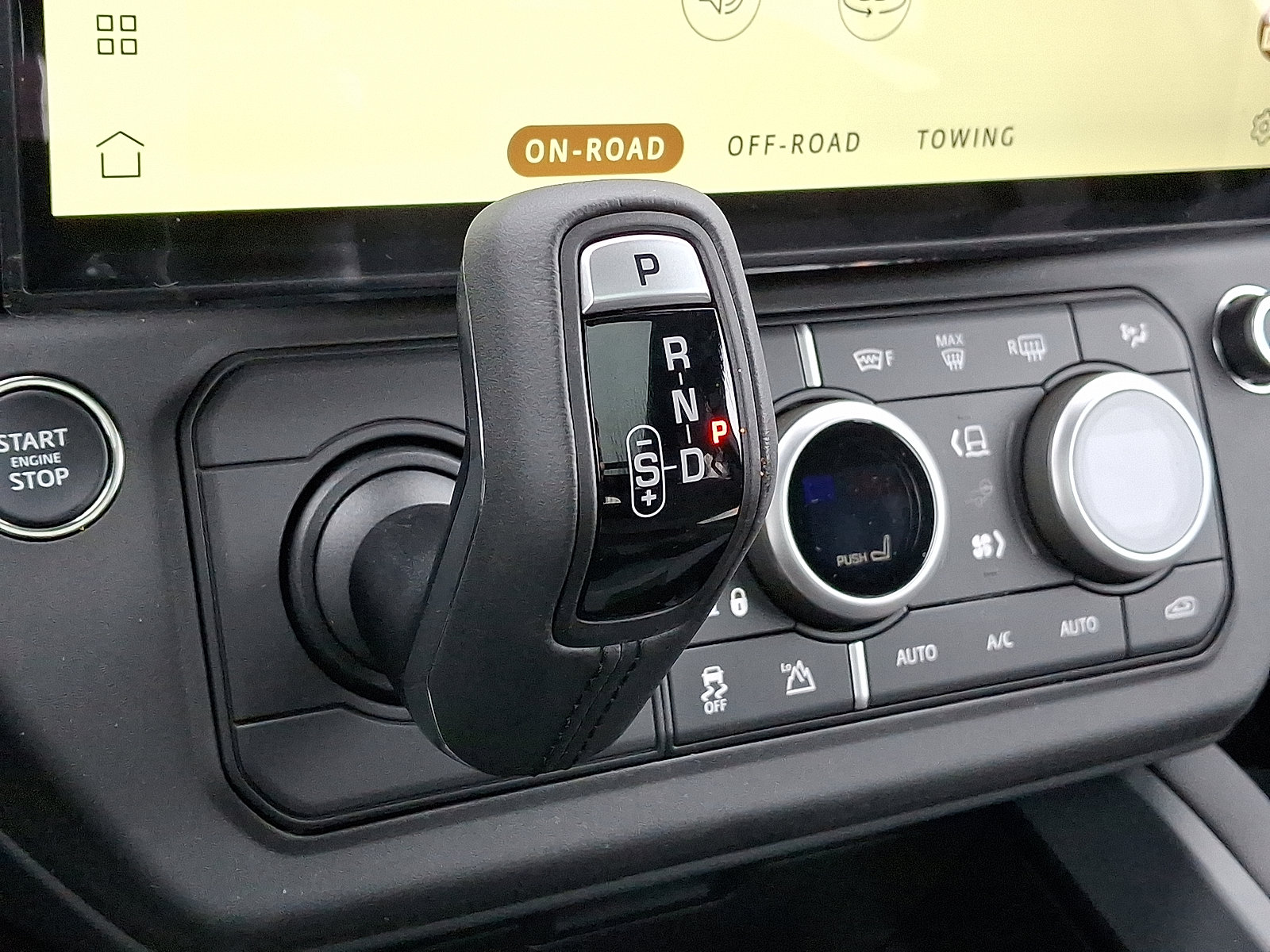 New 2026 Land Rover Defender 110 X-Dynamic SE AWD/4WD image 11