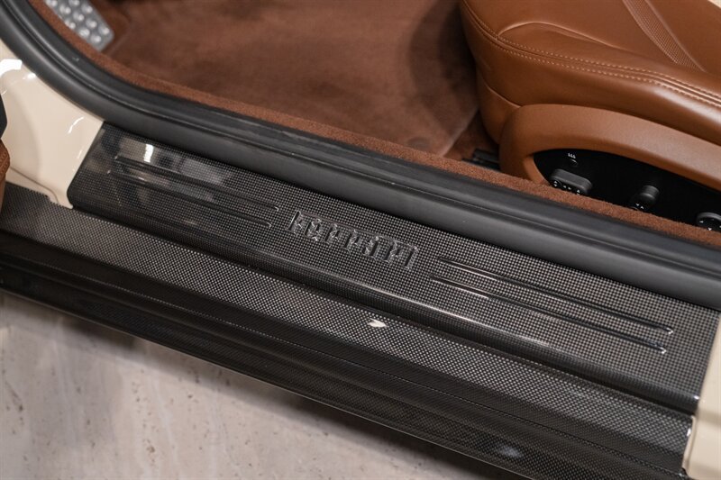 Used 2019 Ferrari 812 Superfast RWD image 26
