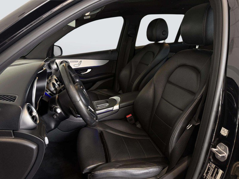 Used 2020 Mercedes-Benz GLC 300 4MATIC w/ Premium Package image 29