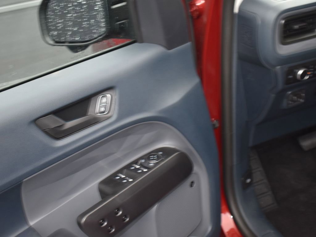 New 2025 Ford Maverick Lariat w/ Black Appearance Package image 10