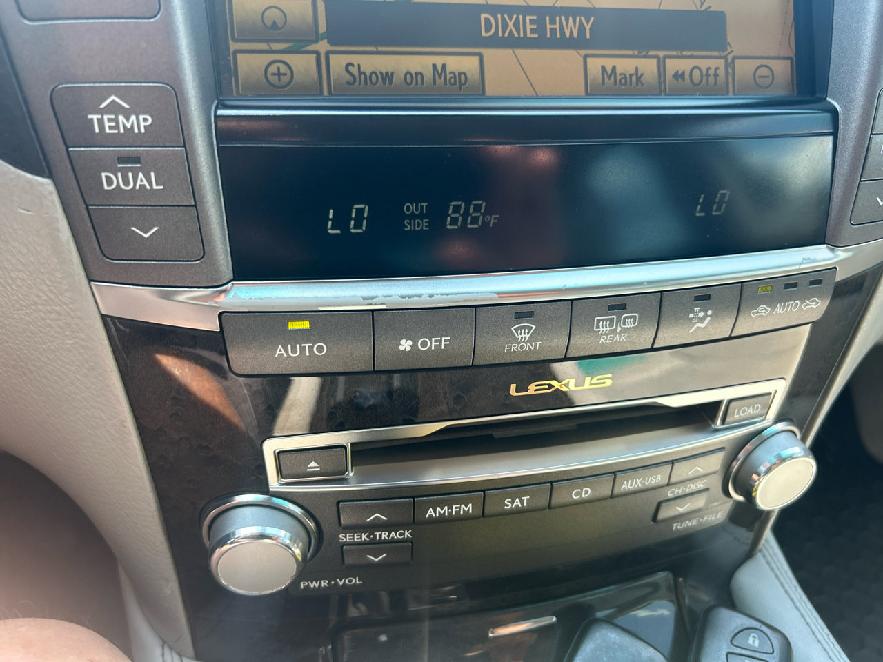 Used 2011 Lexus LS 460 w/ Comfort Pkg image 18