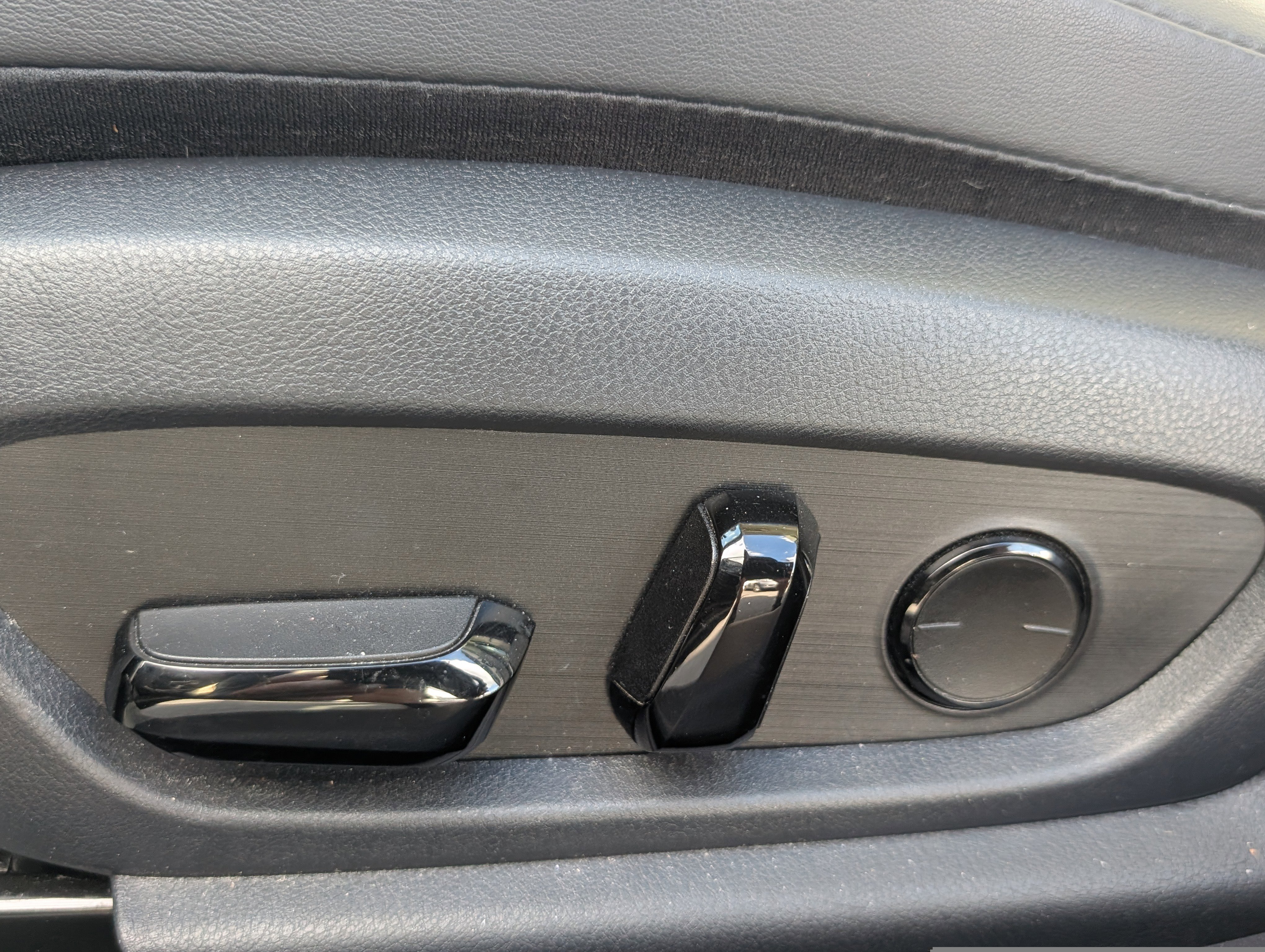 Certified 2022 Lexus ES 300h w/ Premium Package image 21