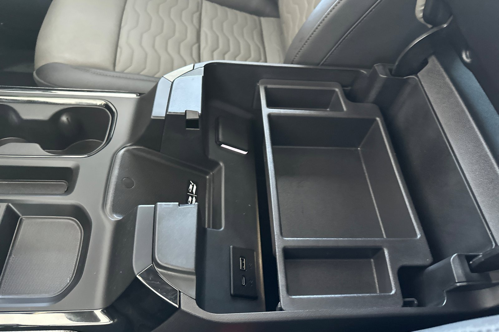 Used 2025 Chevrolet Silverado 1500 ZR2 w/ Technology Package image 33