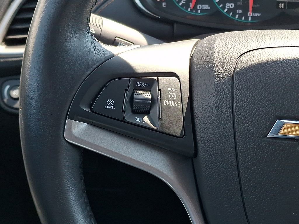 Used 2022 Chevrolet Trax LT w/ LT Convenience Package AWD/4WD image 21