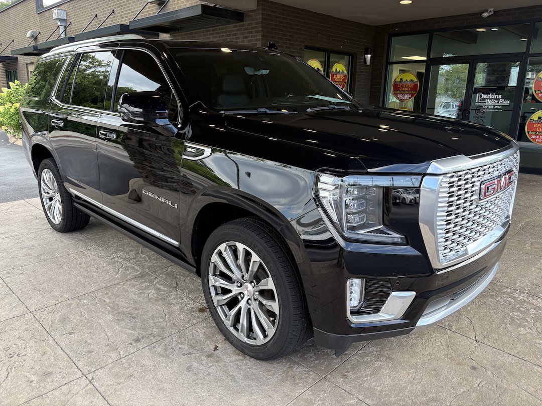 Used 2021 GMC Yukon Denali w/ Denali Premium Package RWD image 4