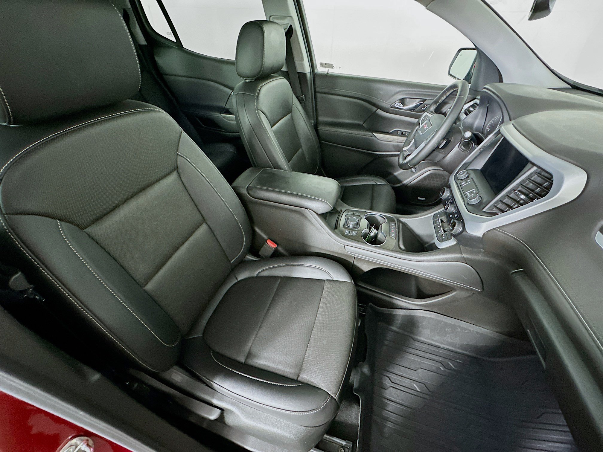 Used 2023 GMC Acadia SLT w/ LPO, Floor Liner Package FWD image 33