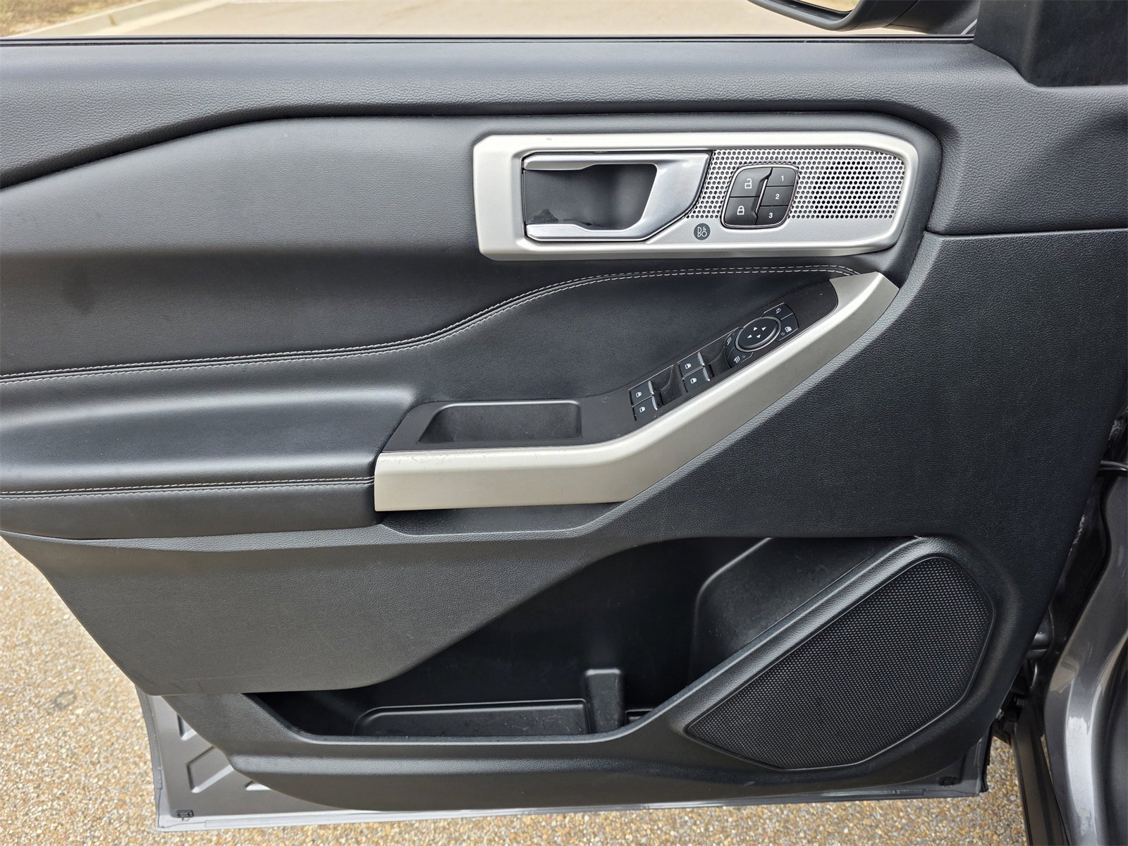 Used 2023 Ford Explorer Limited w/ Equipment Group 301A image 21