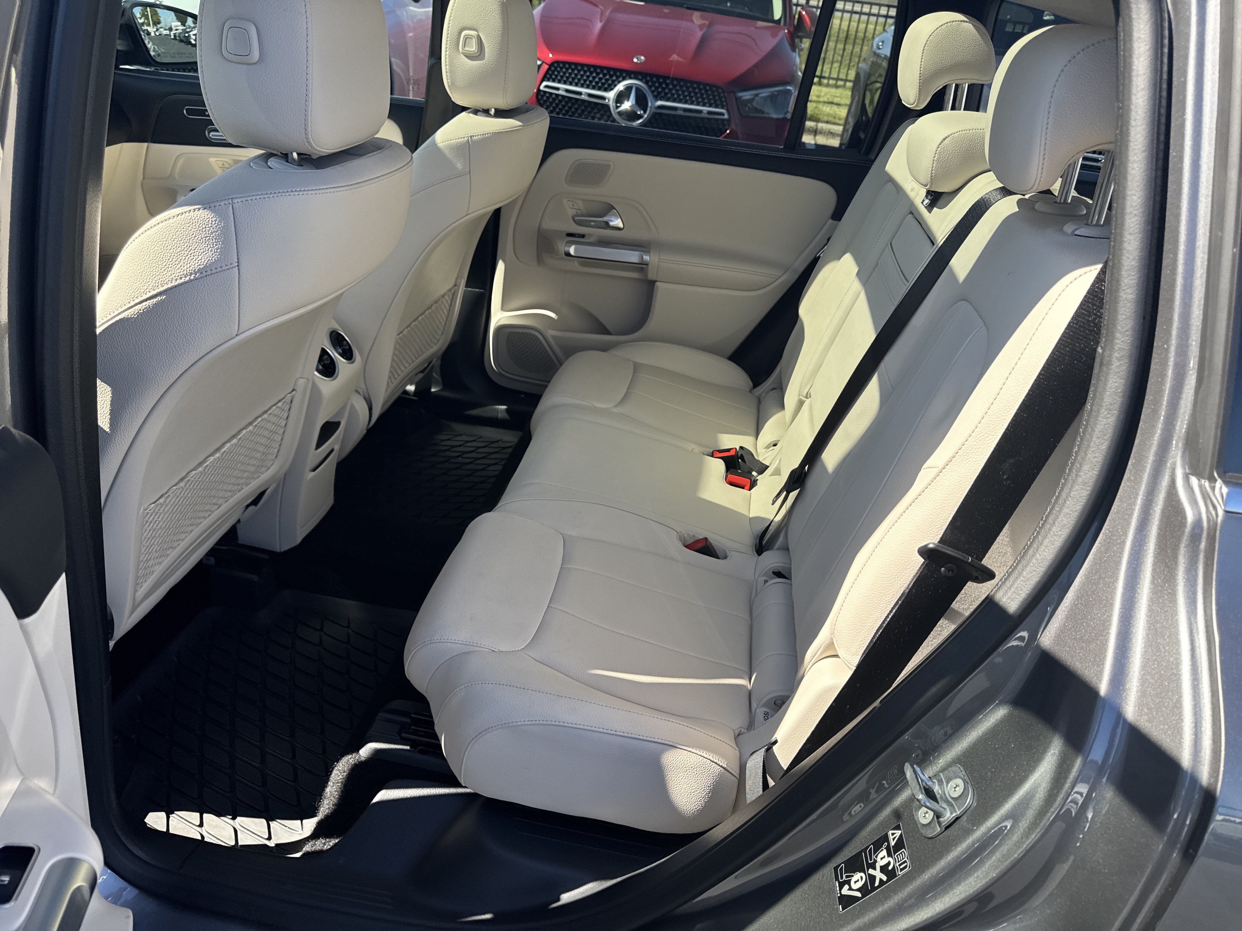 Used 2026 Mercedes-Benz GLB 250 image 32