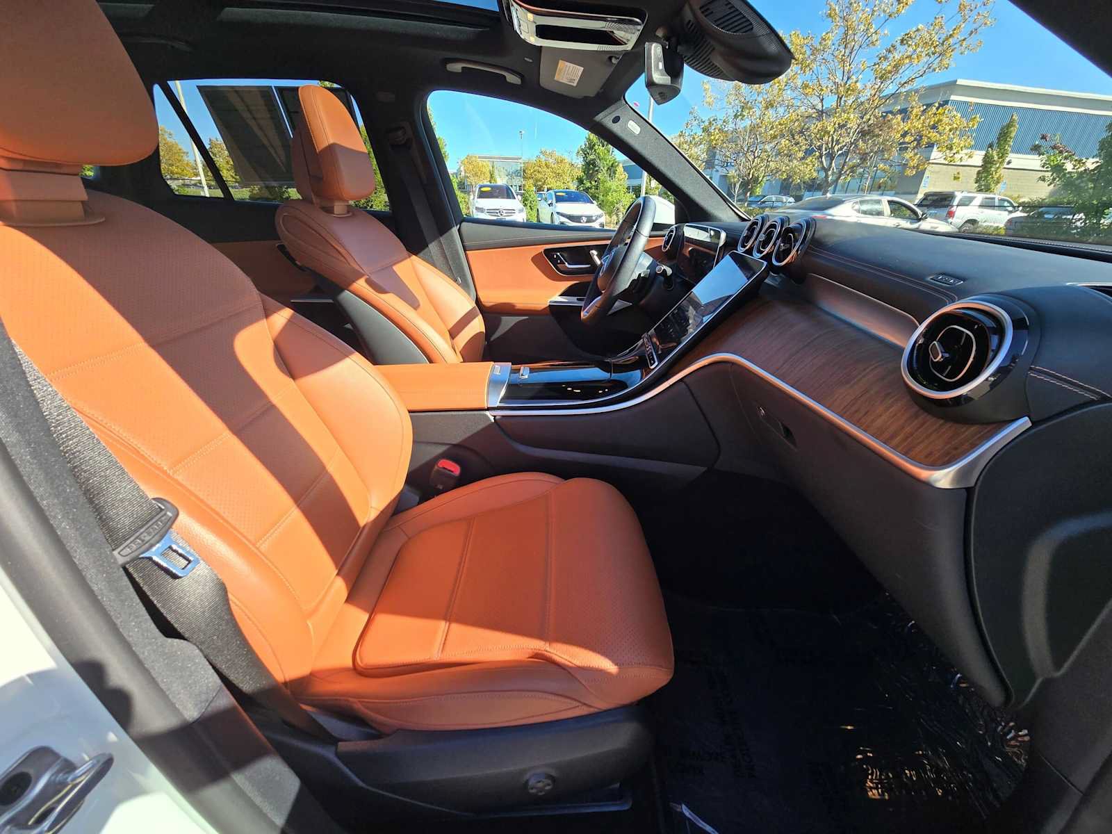 Used 2023 Mercedes-Benz GLC 300 4MATIC image 11
