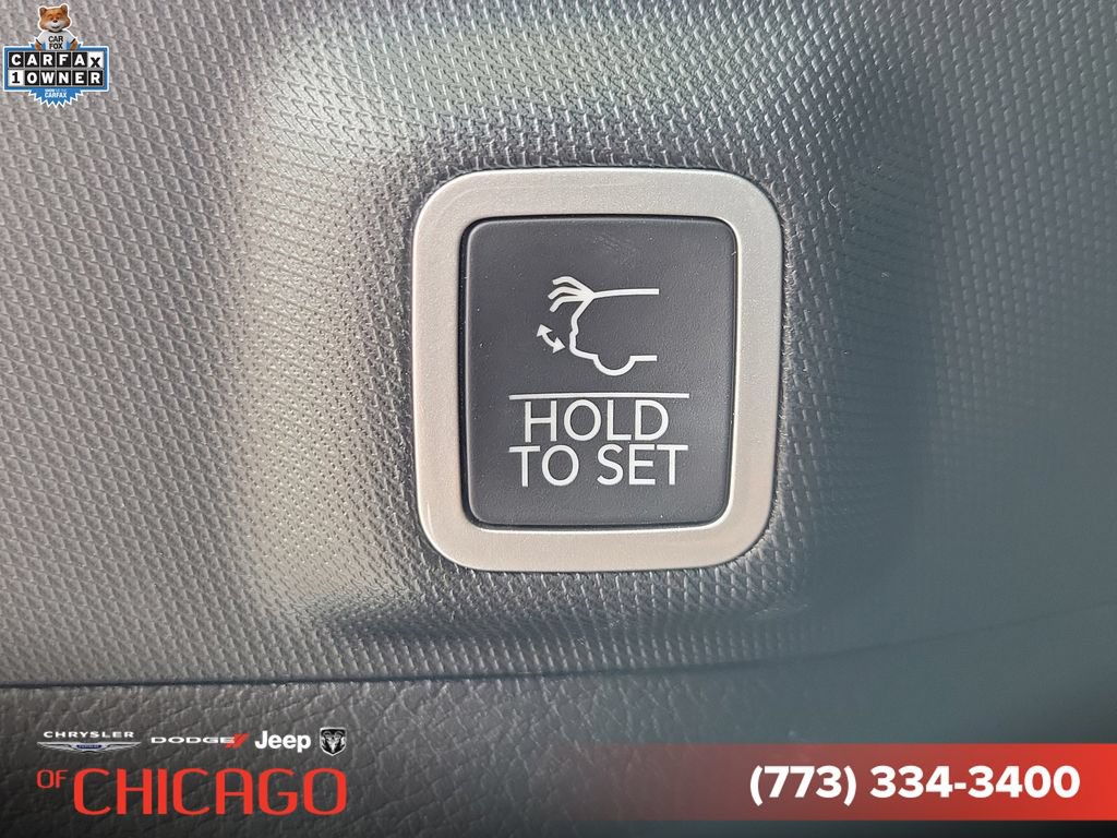 Used 2024 Jeep Grand Cherokee Overland w/ Luxury Tech Group IV AWD/4WD image 10