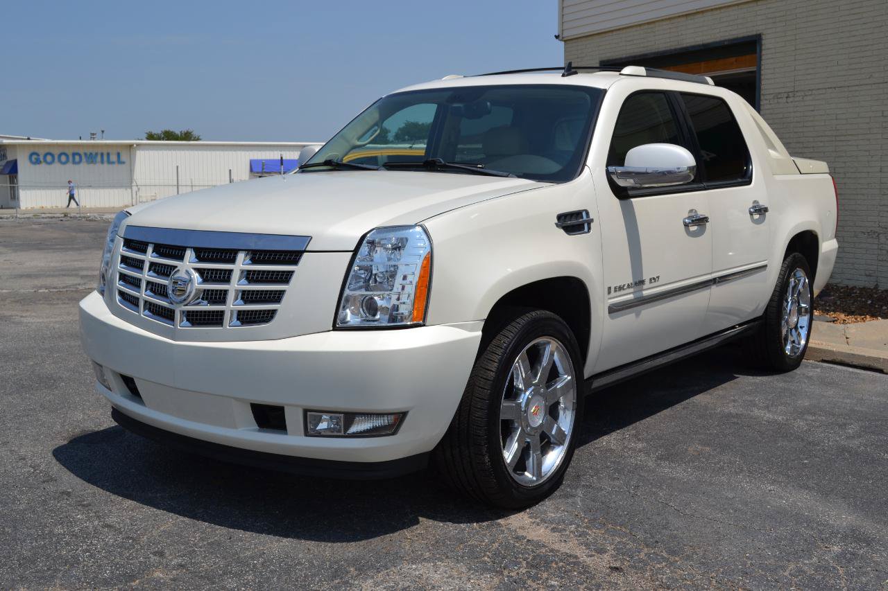 Used 2008 Cadillac Escalade EXT AWD/4WD image 3