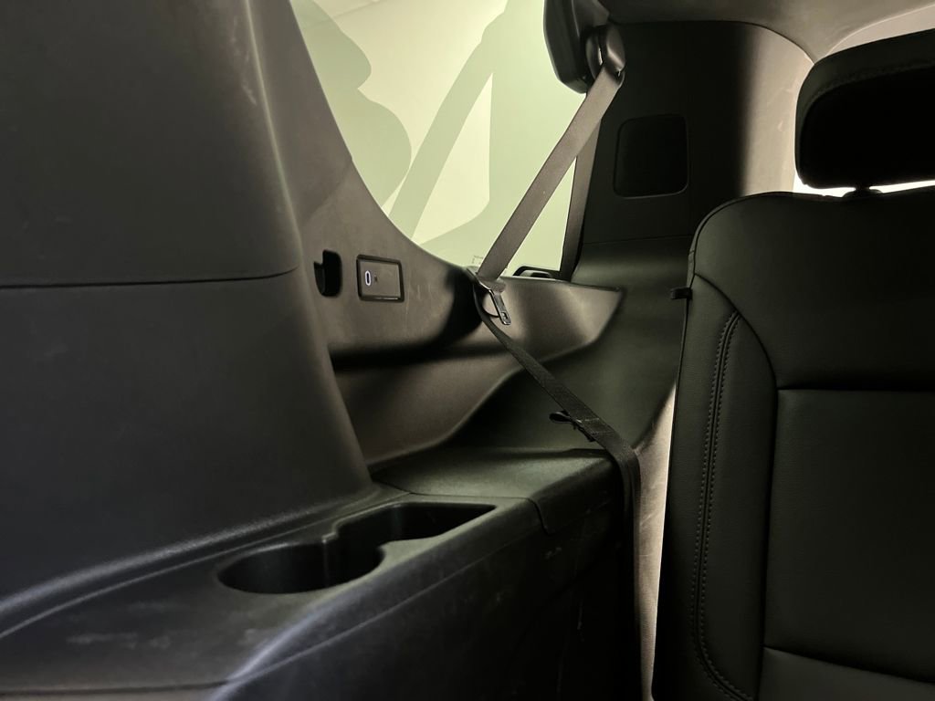 Used 2025 Chevrolet Tahoe LT image 30