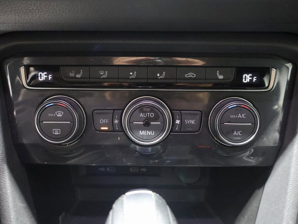 Used 2021 Volkswagen Tiguan SEL Premium R-Line image 33