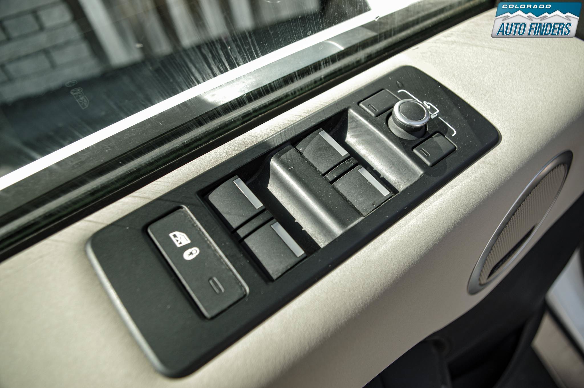 Used 2019 Land Rover Discovery HSE AWD/4WD image 11