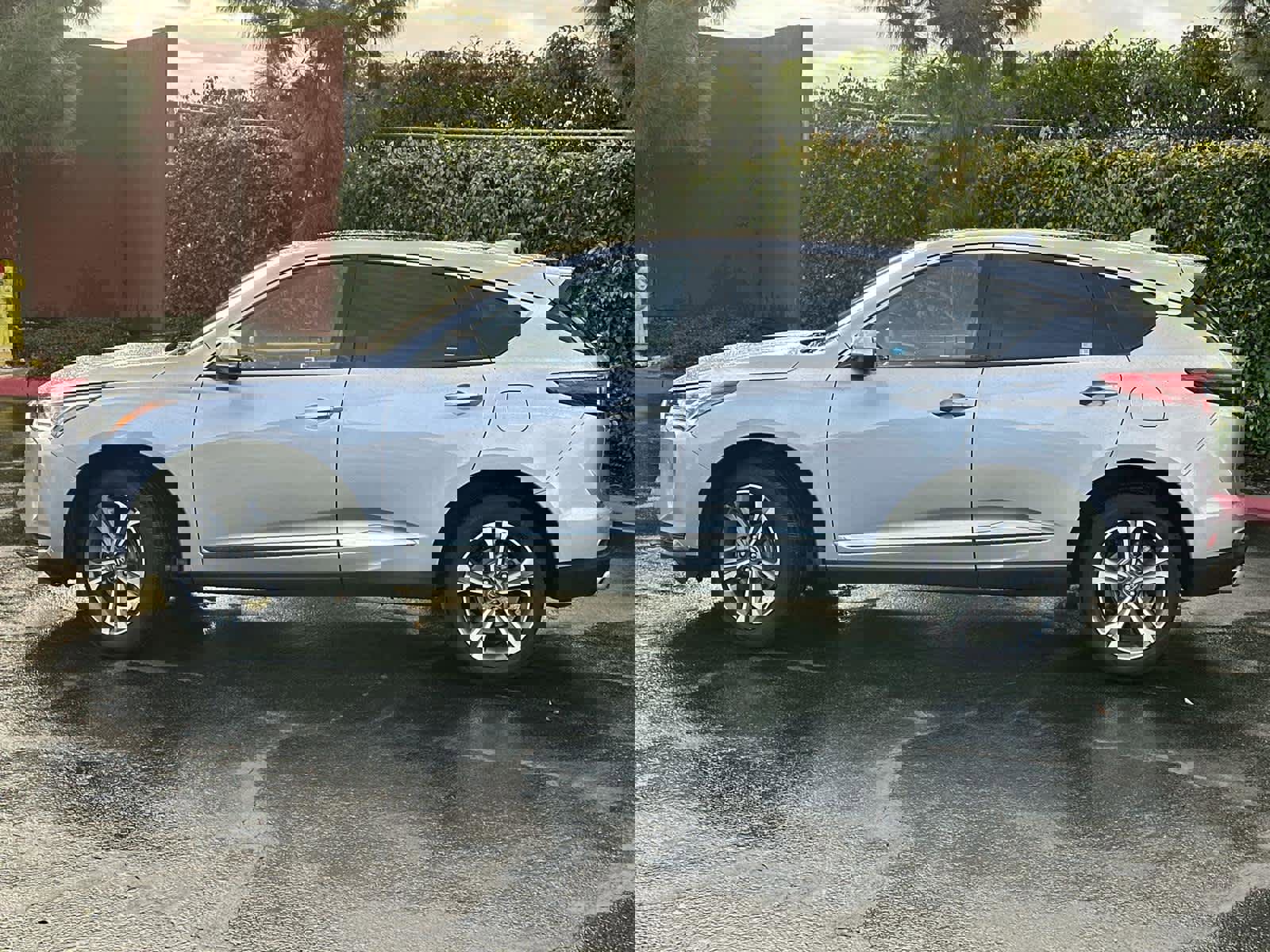 Certified 2025 Acura RDX SH-AWD w/ Technology Package image 3