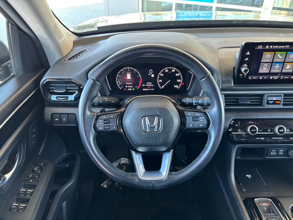 Used 2025 Honda Pilot EX-L image 10