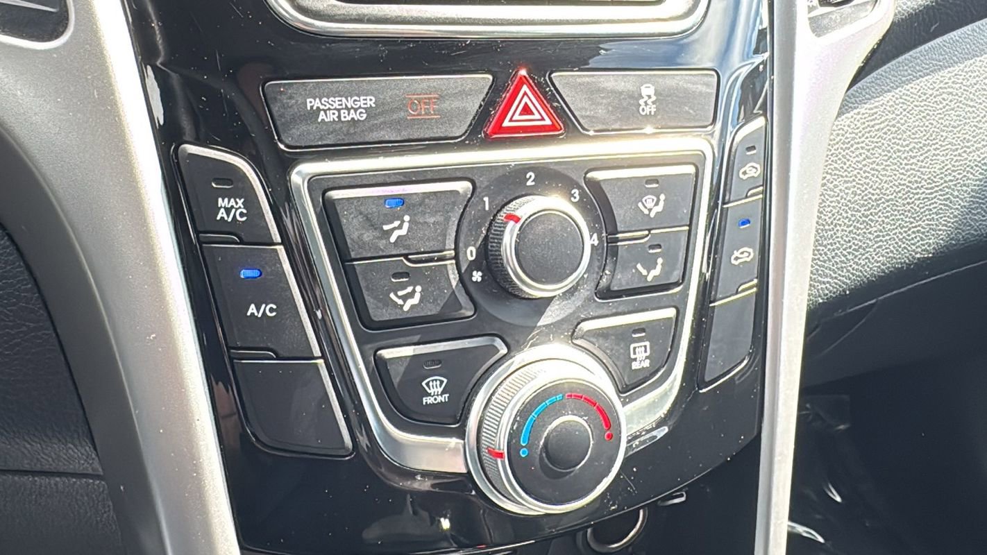 Used 2017 Hyundai Elantra GT image 28