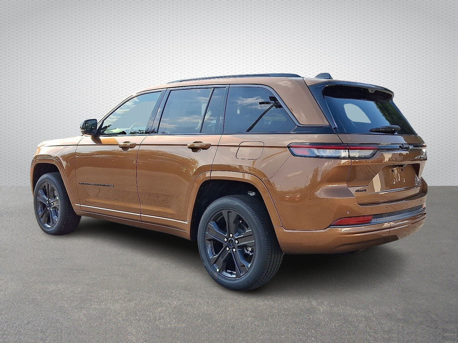 New 2027 Jeep Grand Cherokee Limited AWD/4WD image 3