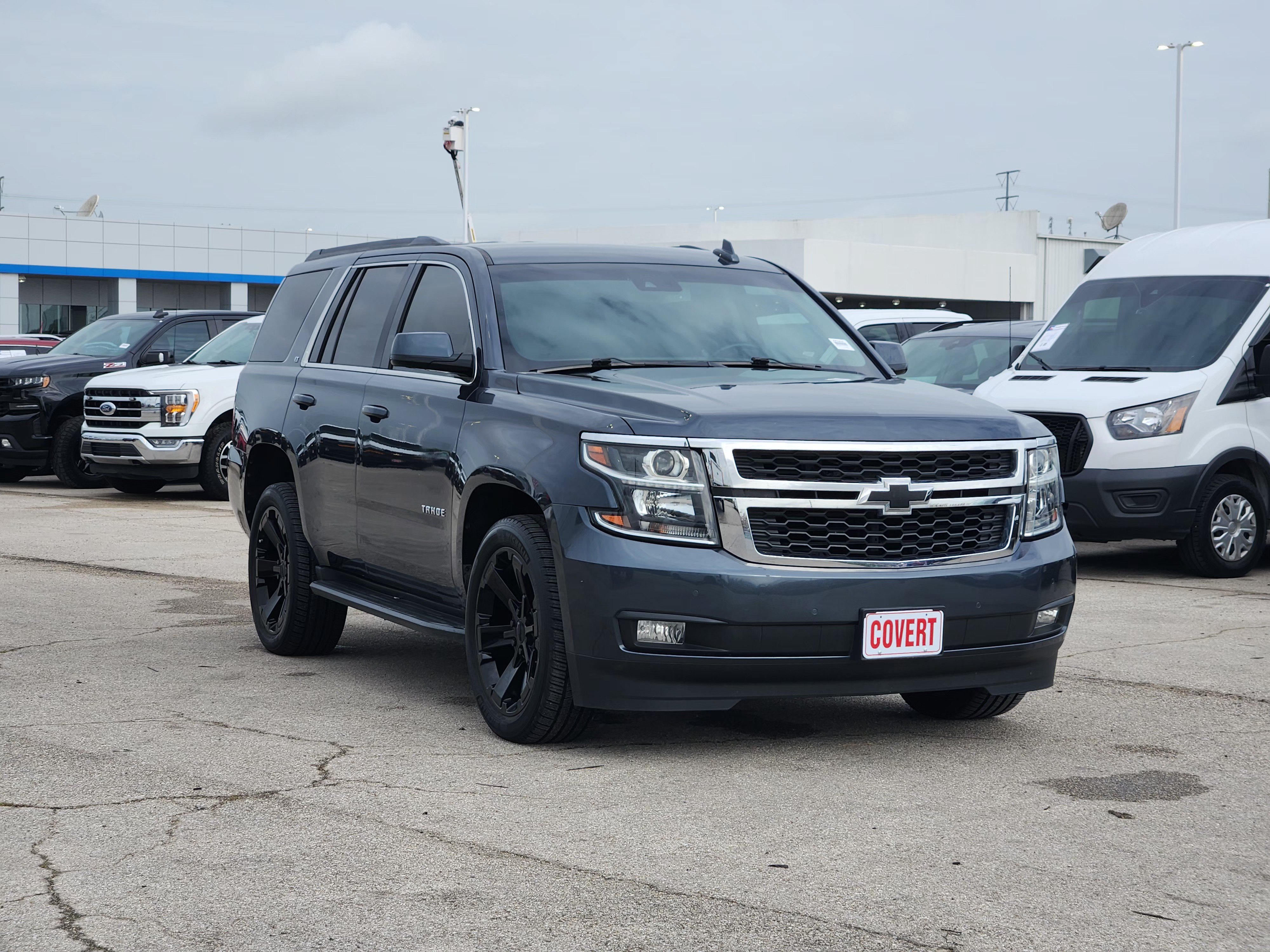 Used 2019 Chevrolet Tahoe LT w/ Luxury Package RWD image 3
