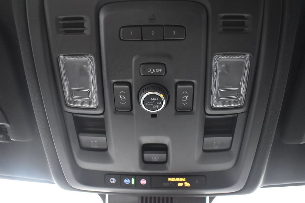Used 2023 Chevrolet Suburban RST w/ Luxury Package AWD/4WD image 21