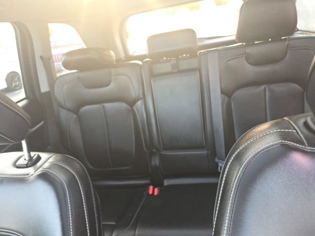 Used 2024 Jeep Grand Cherokee Limited w/ Black Appearance Package AWD/4WD image 17