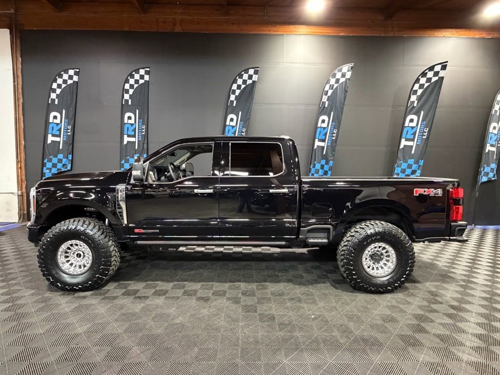 Used 2025 Ford F250 Platinum w/ Platinum Plus Package image 2