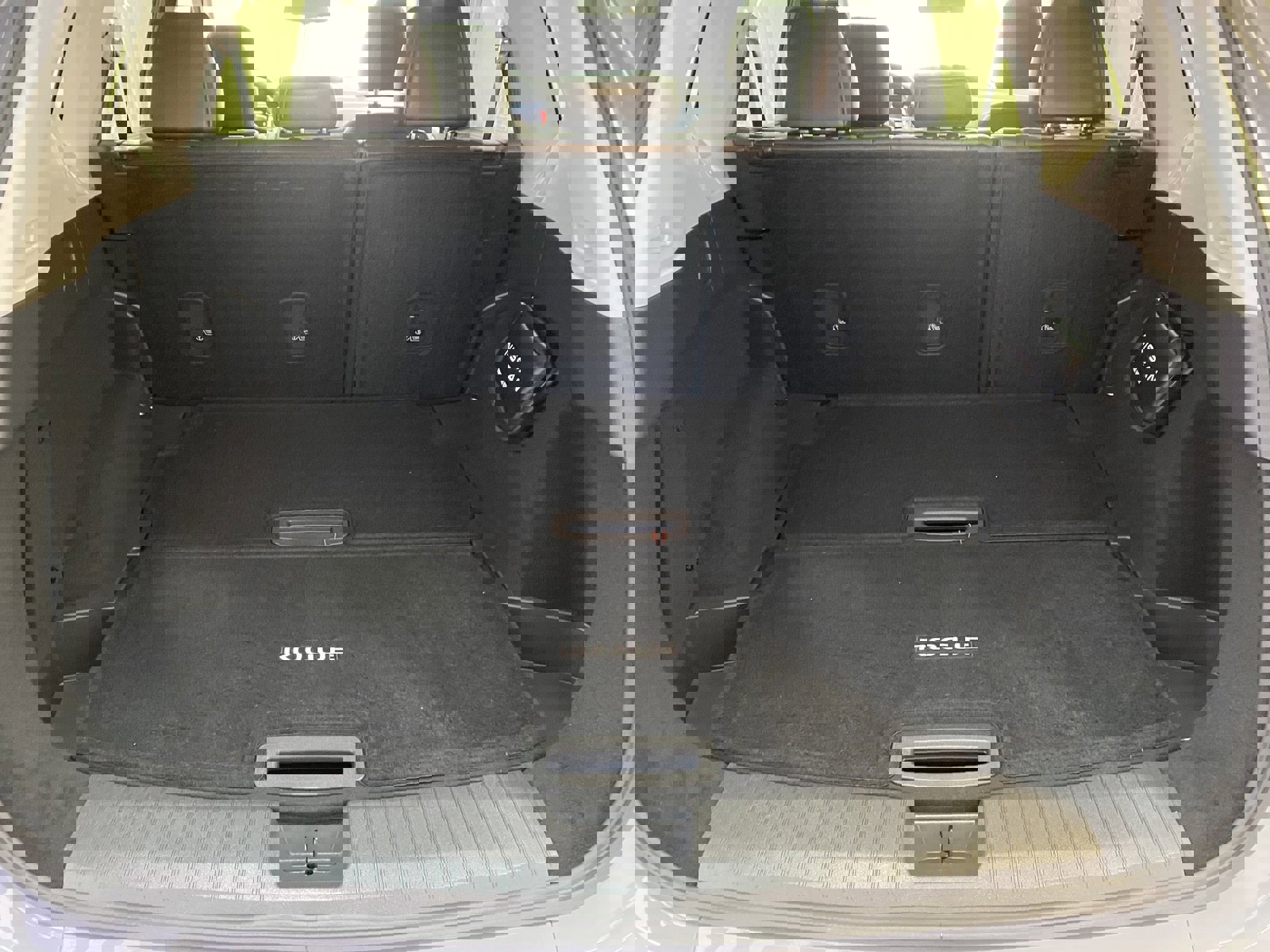 Used 2025 Nissan Rogue SL w/ Tech Package image 29