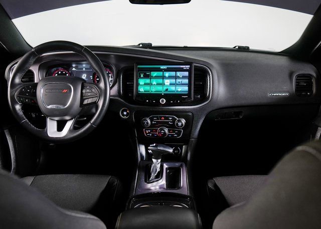 Used 2019 Dodge Charger SXT image 4