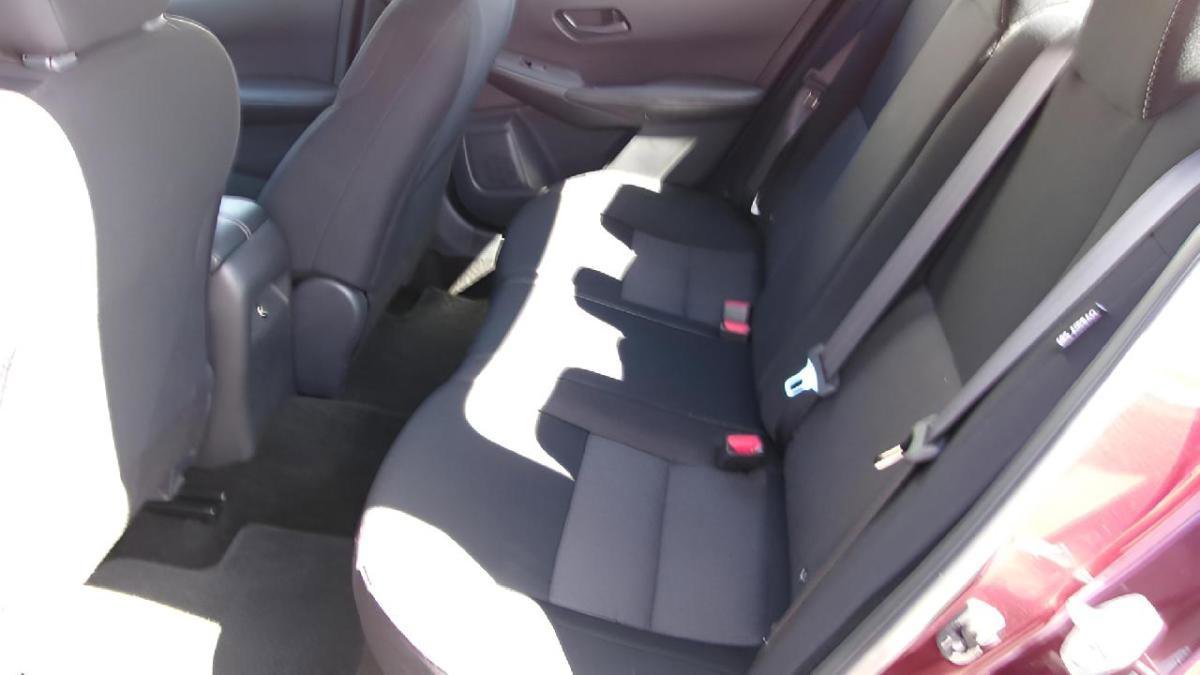 Used 2024 Nissan Sentra SV FWD image 9