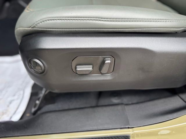 Used 2025 Jeep Gladiator Mojave w/ Convenience Group AWD/4WD image 10