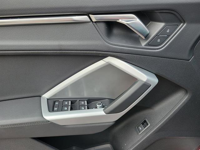 Used 2025 Audi Q3 2.0T Premium image 7