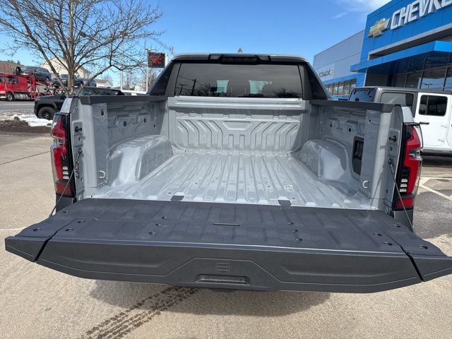 Used 2025 Chevrolet Silverado EV LT image 8