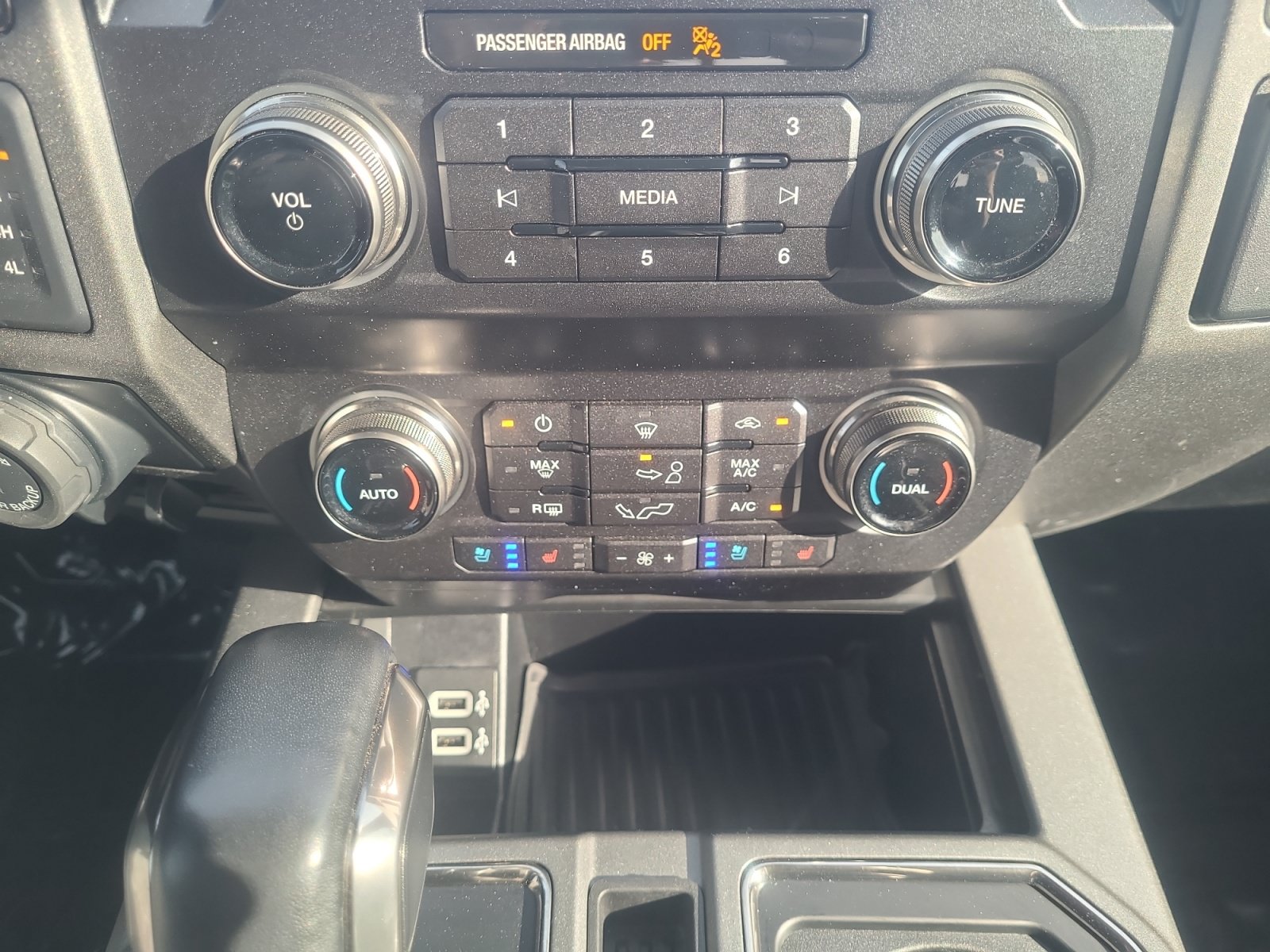 Used 2019 Ford F150 Raptor w/ Equipment Group 802A Luxury AWD/4WD image 31