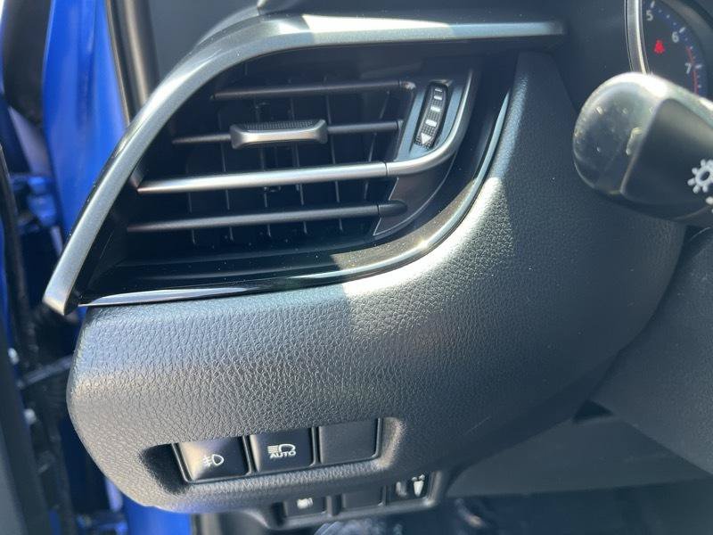 Used 2018 Toyota C-HR XLE FWD image 21