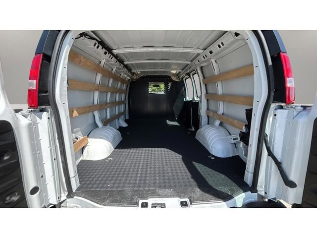 Used 2024 Chevrolet Express 2500 w/ Driver Convenience Package RWD image 31