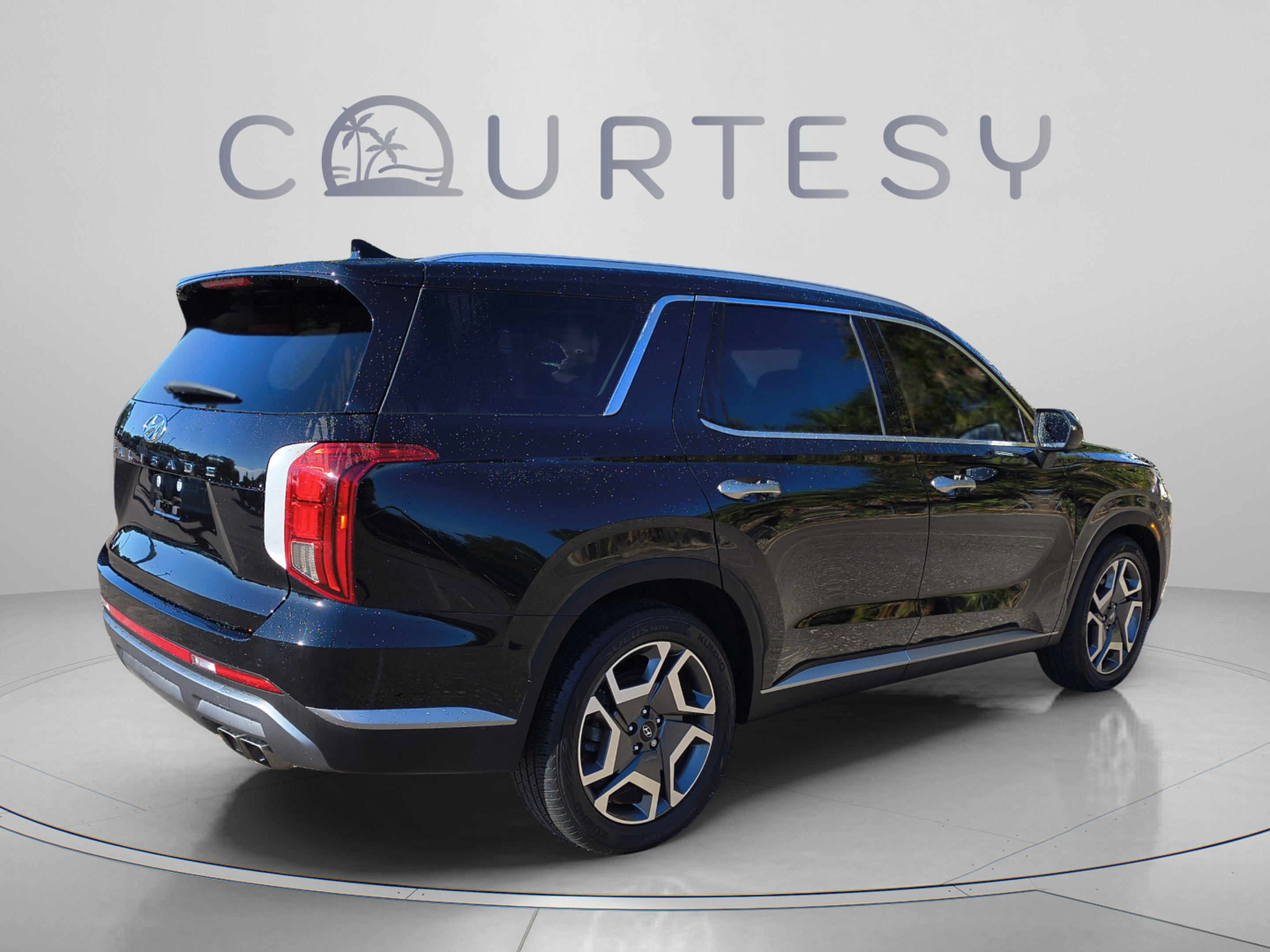 Used 2024 Hyundai Palisade SEL w/ Premium Package FWD image 5