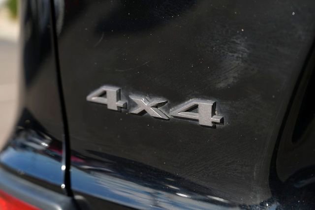 Used 2019 Jeep Cherokee Trailhawk w/ Cold Weather Group image 17