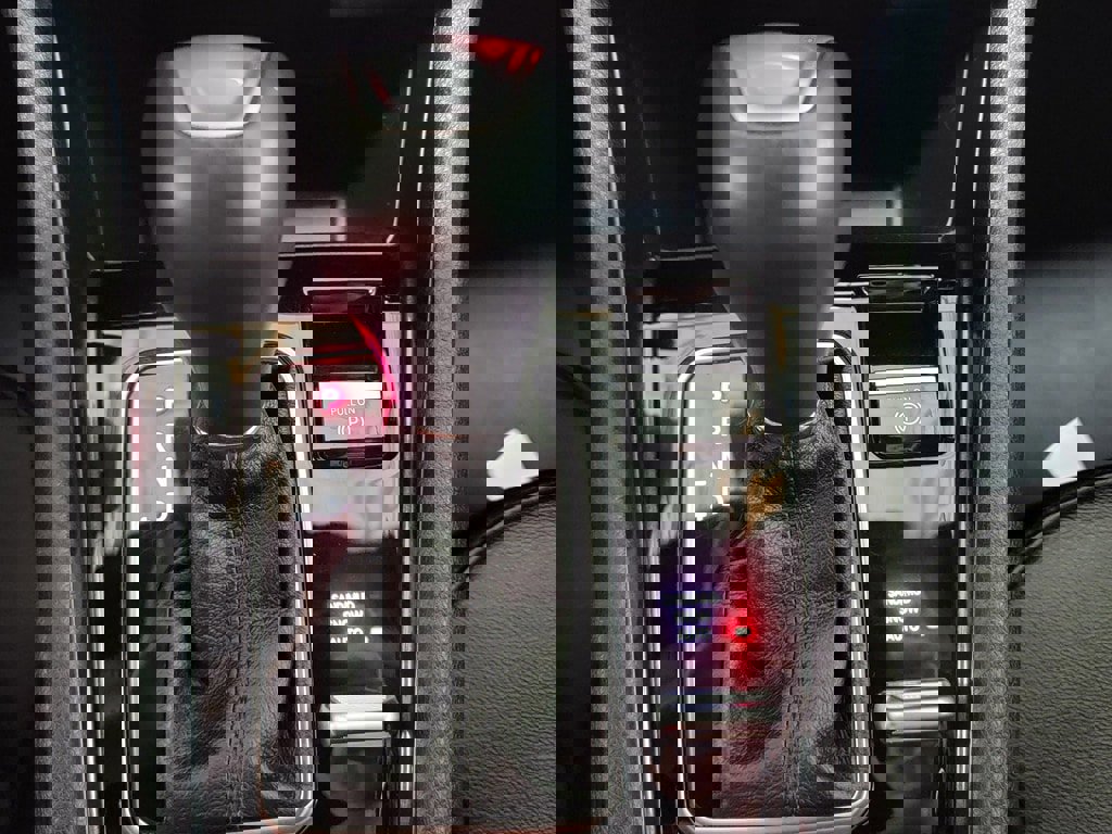 Used 2024 Jeep Compass Latitude image 18