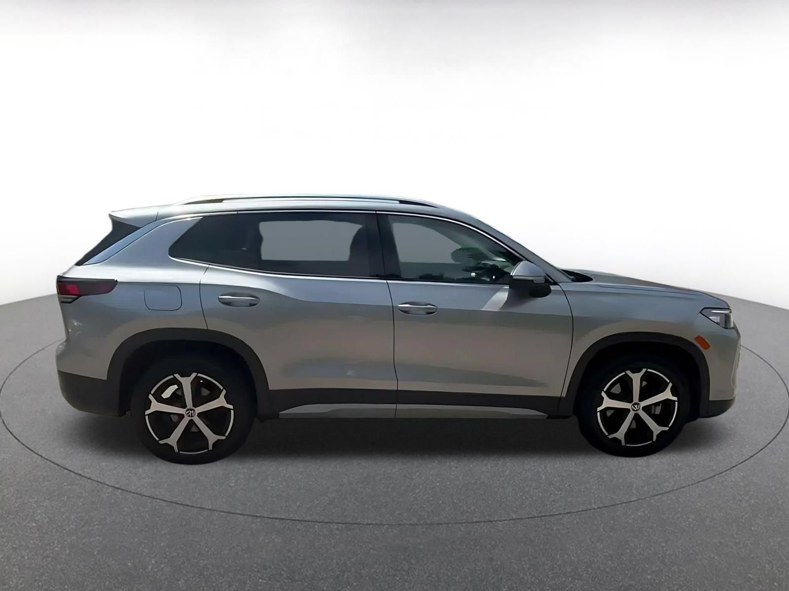 Used 2026 Volkswagen Tiguan SE AWD/4WD image 15